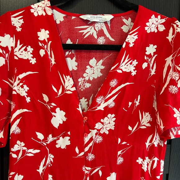 Zara red floral print front button dress - Size medium - Picture 6 of 9